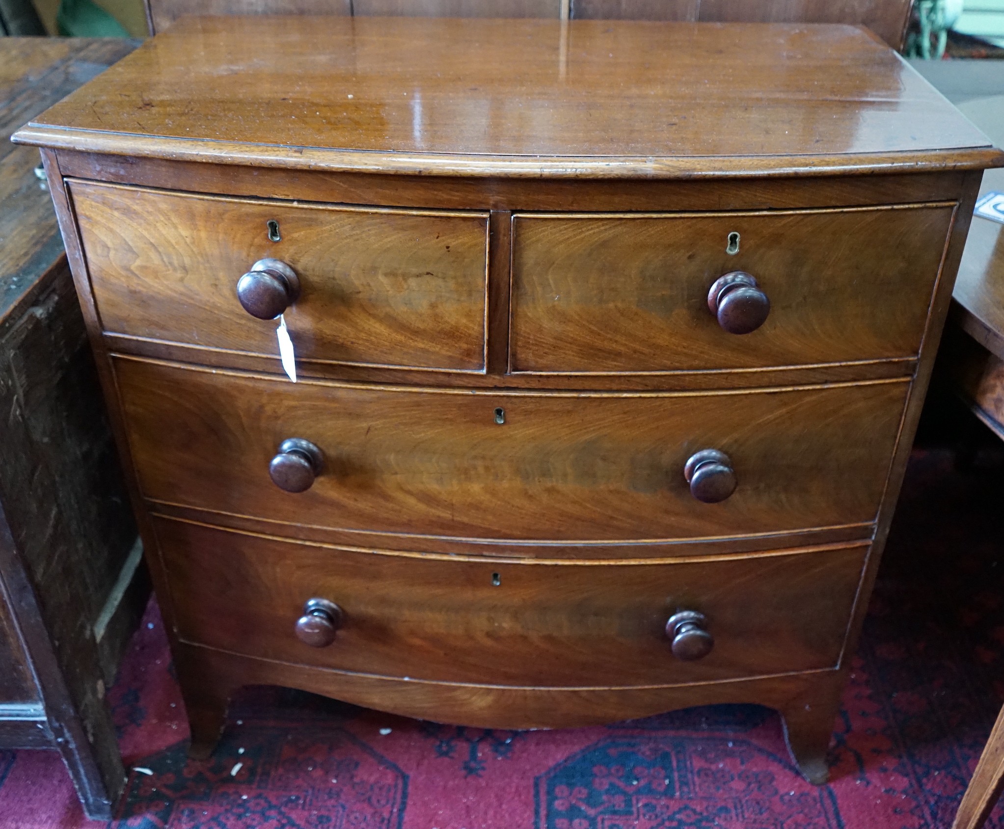 A Regency mahogany bow-fronted chest of drawers, width 92cm depth 52cm, height 91cm